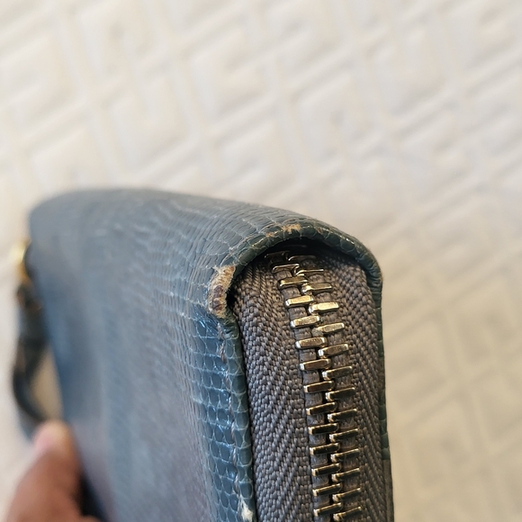 Chloe Blue and Gold Emblem Long Wallet - Picture 13 of 14